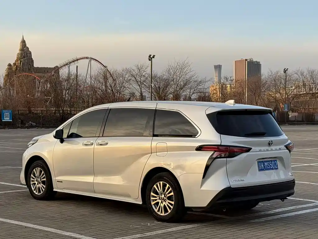 TOYOTA SIENNA