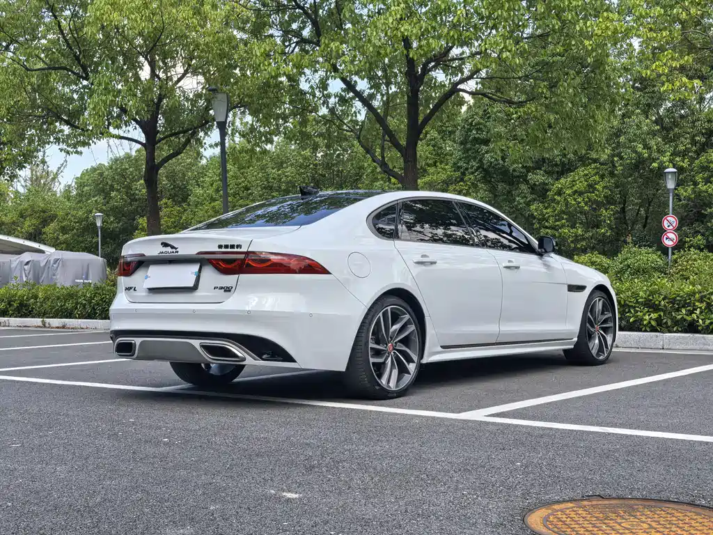 Jaguar XFL — миниатюра 8