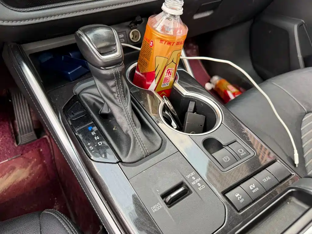 Toyota Crown Kluger — миниатюра 9