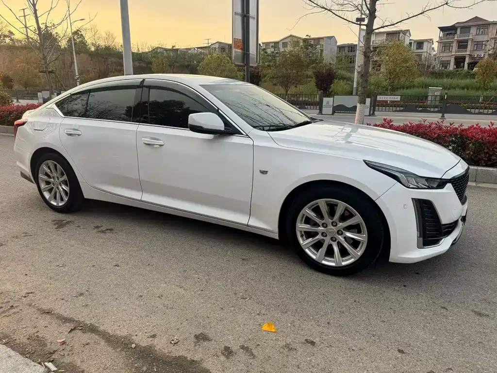 Cadillac CT5 - фото 4