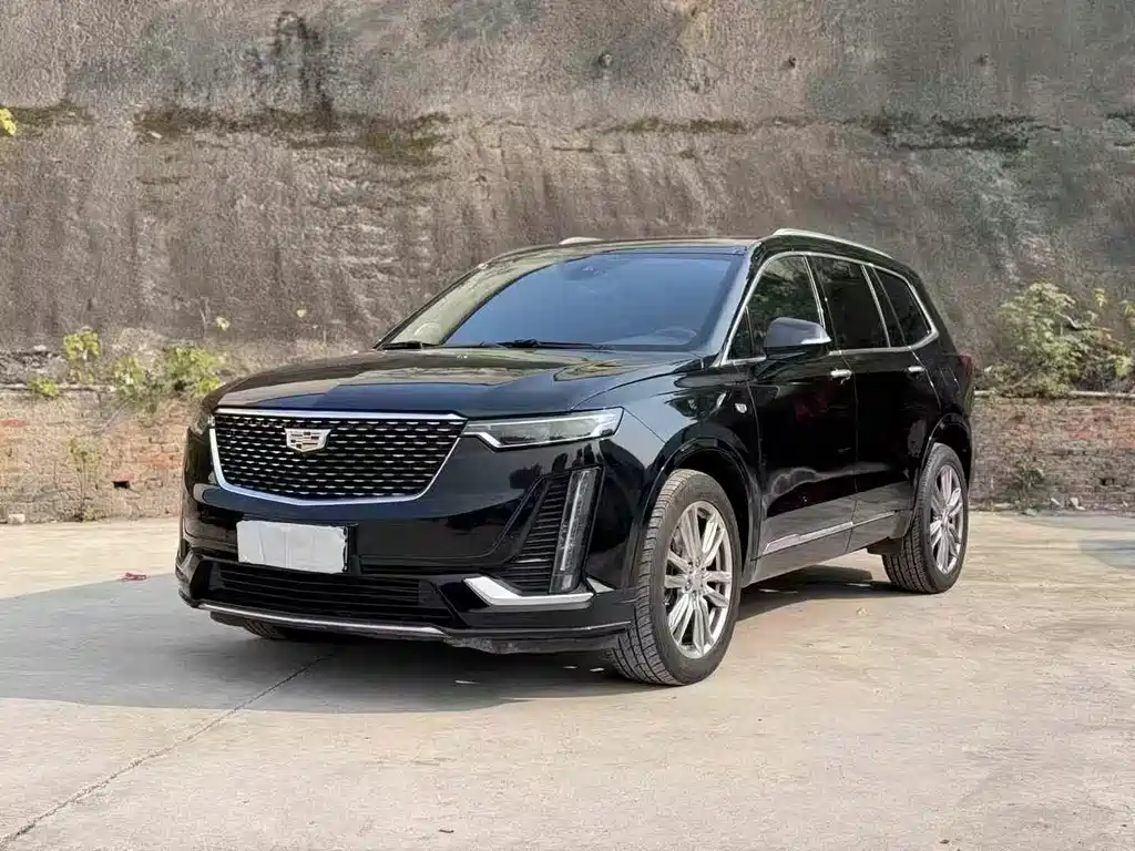 CADILLAC XT6