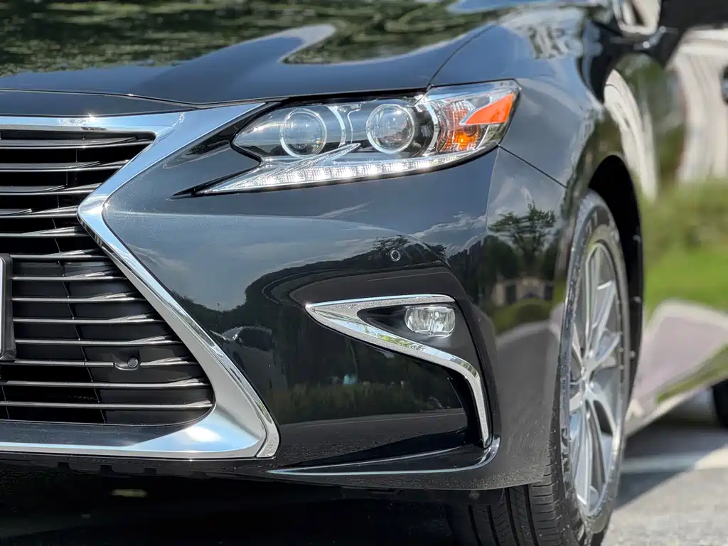 Lexus ES — миниатюра 14
