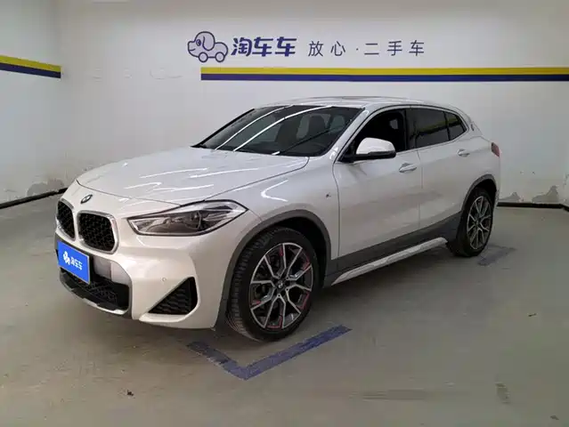 BMW  X2