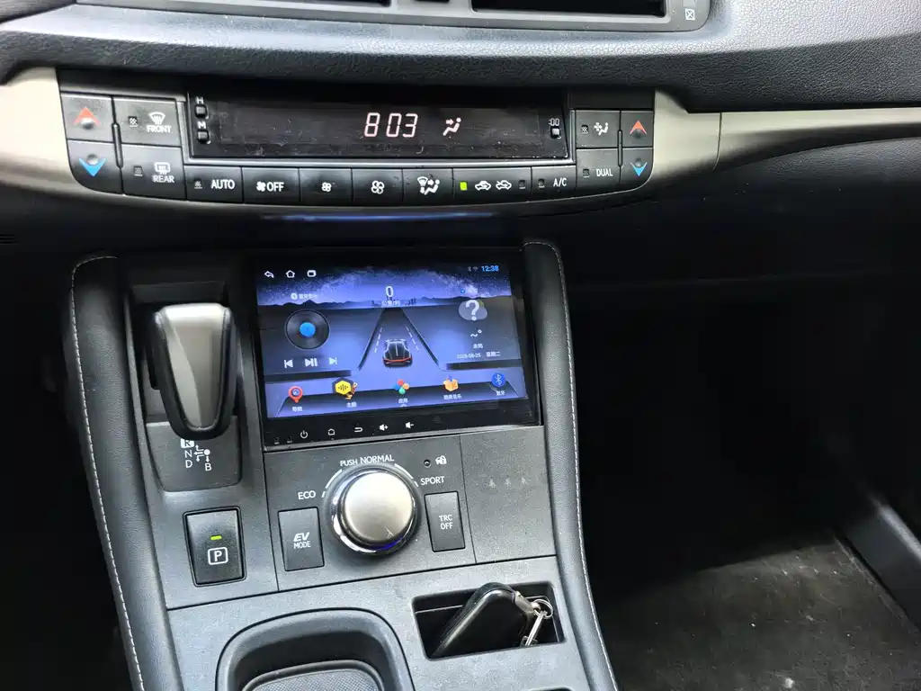 Lexus CT — миниатюра 19