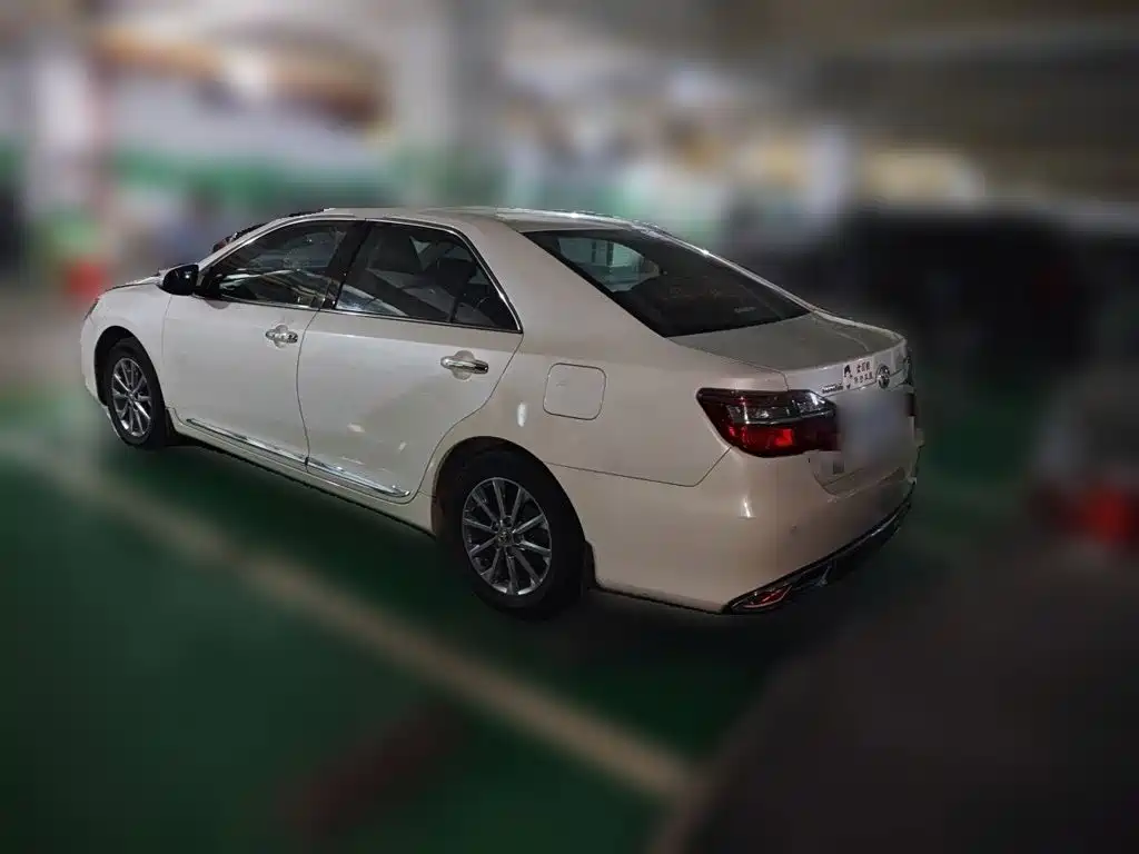 Toyota Camry — миниатюра 4