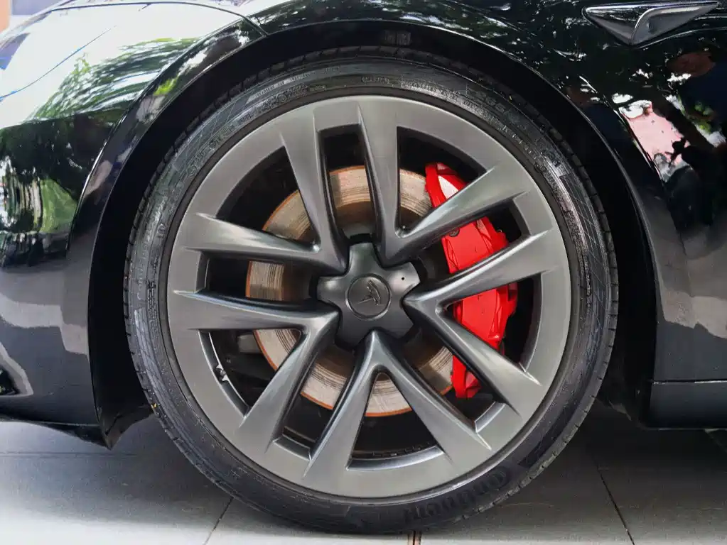 Tesla Model S — миниатюра 22