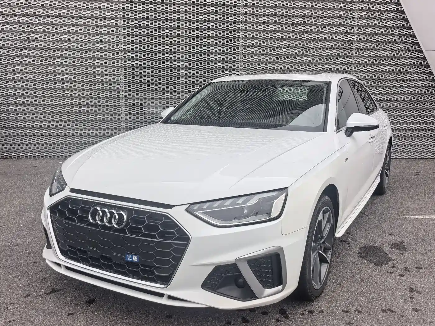 Audi A4L 2023 Белый из Китая