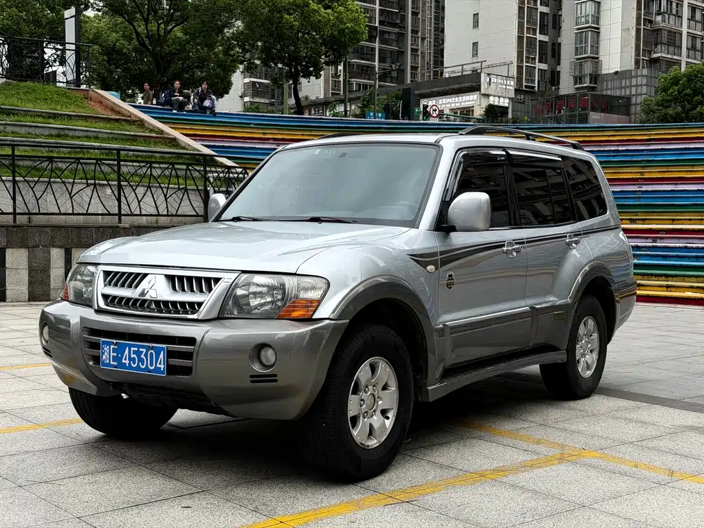 Купить Mitsubishi Pajero
