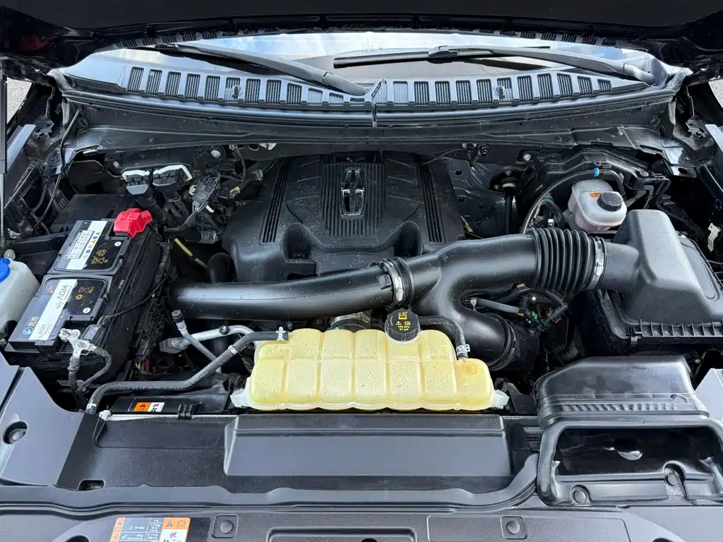 Lincoln Navigator — миниатюра 39