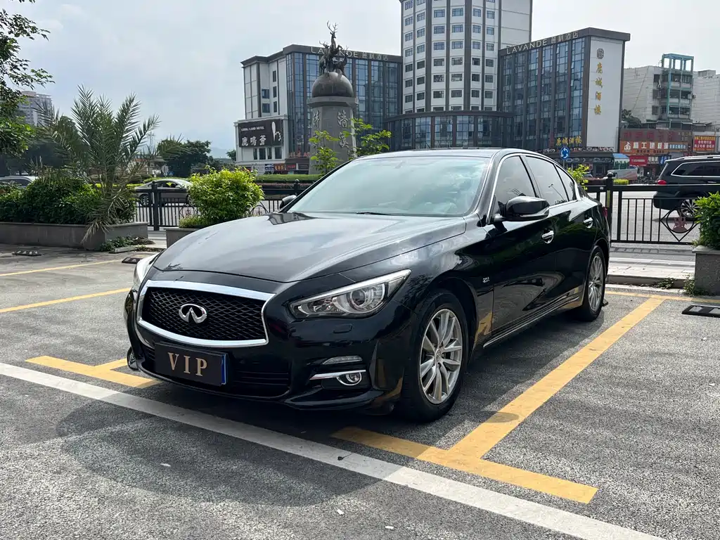 Infiniti Q50L 2015
