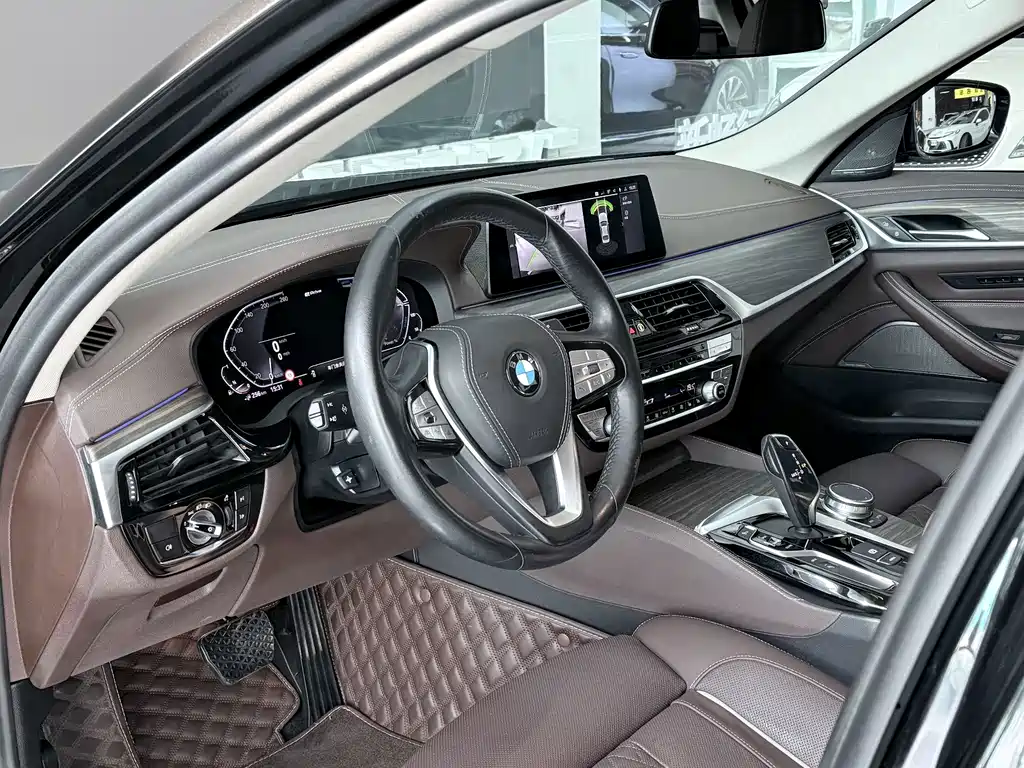 BMW 5 Series New Energy — миниатюра 20