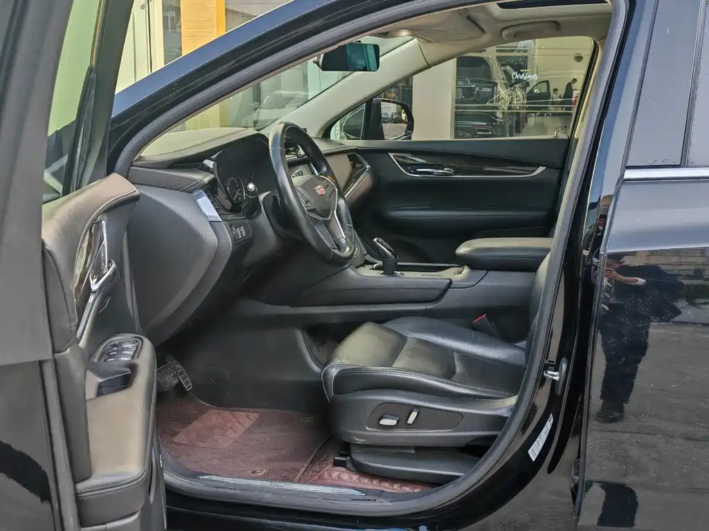 CADILLAC XT5