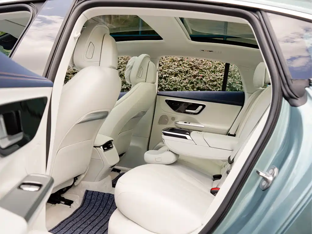 Mercedes-Benz EQE — миниатюра 12