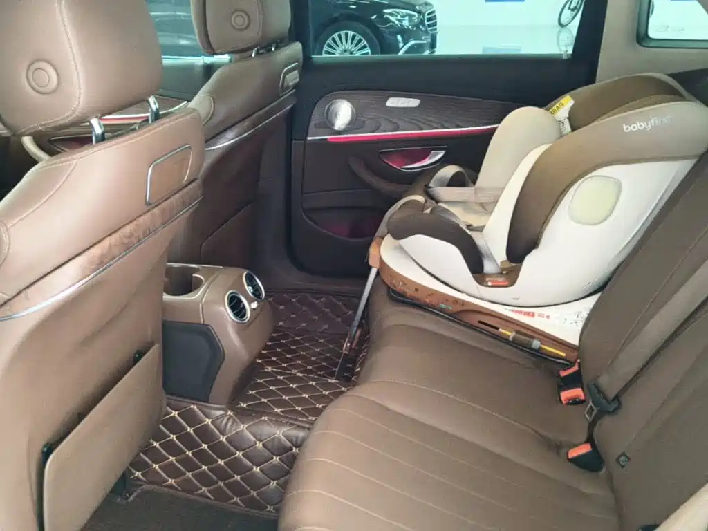 Mercedes-Benz E-Class — миниатюра 17