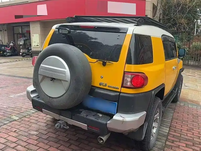 TOYOTA FJ COOL LUZE