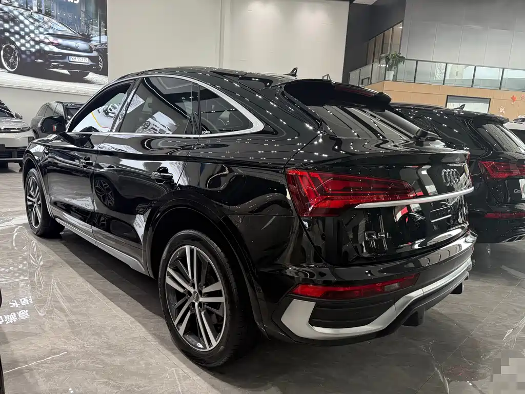Audi Q5L Sportback — миниатюра 10