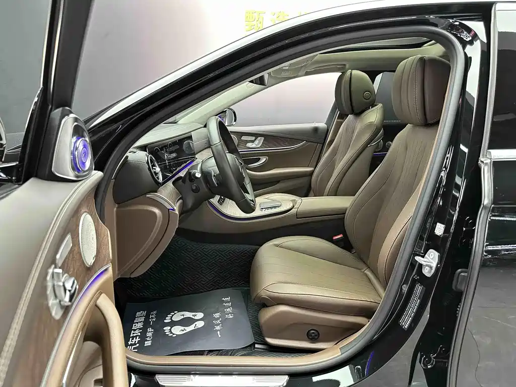 Mercedes-Benz E-Class — миниатюра 5