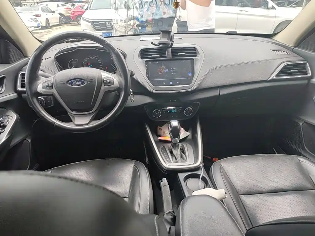 Ford Escort — миниатюра 10