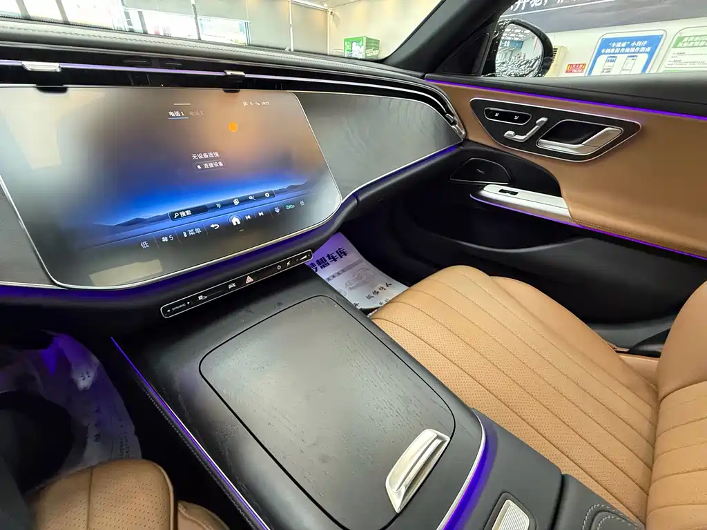 Mercedes-Benz E-Class — миниатюра 7