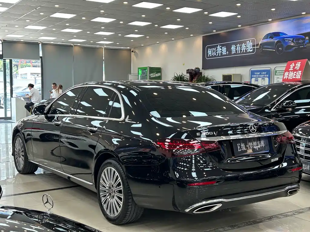 Mercedes-Benz E-Class — миниатюра 6