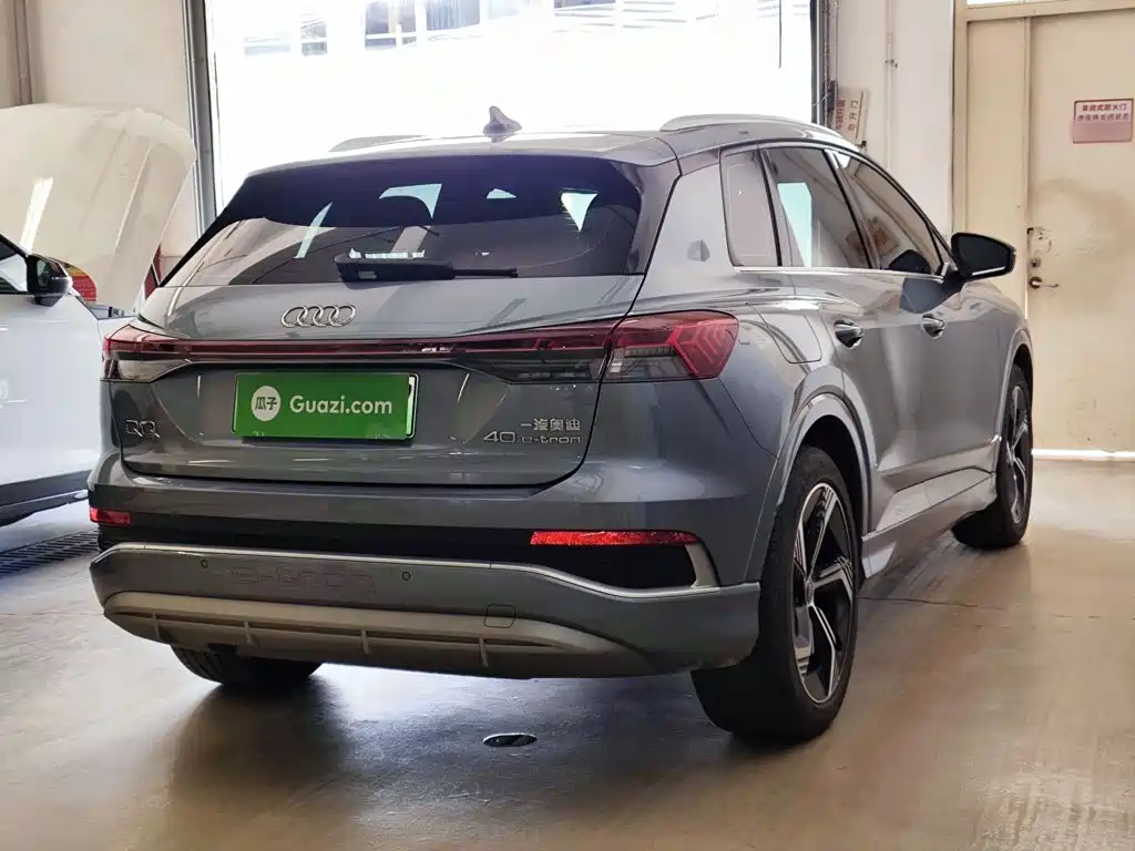 Audi Q4 e-tron — миниатюра 7