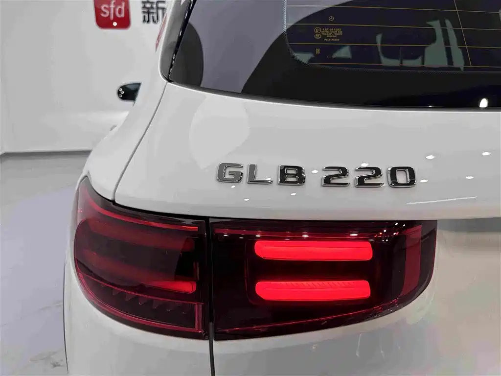 Mercedes-Benz GLB — миниатюра 29
