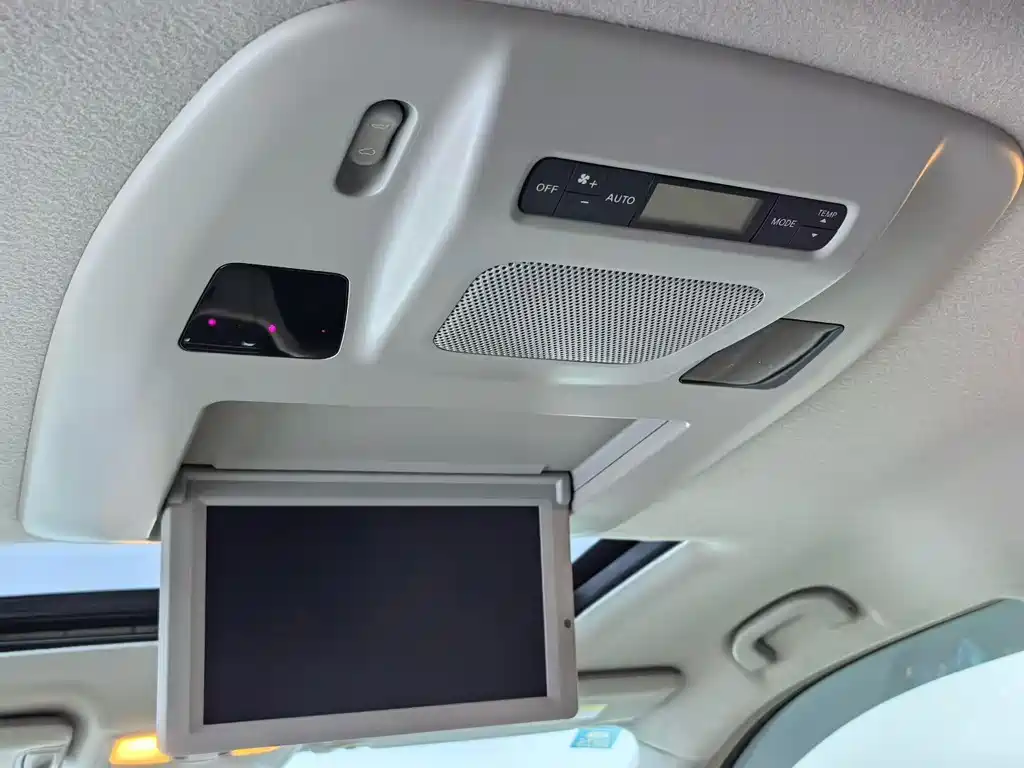 Nissan Quest — миниатюра 6
