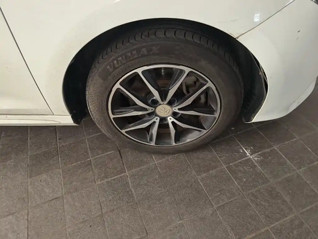 BYD MAX — миниатюра 12