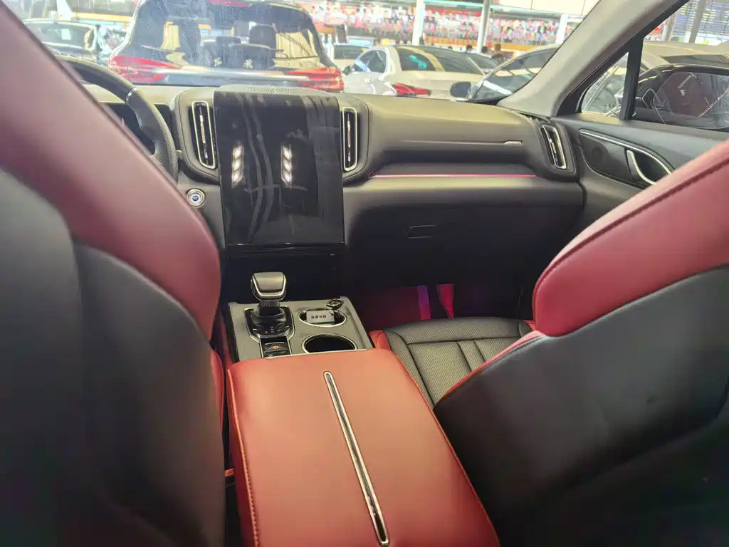 Hongqi Hongqi HS3 — миниатюра 8