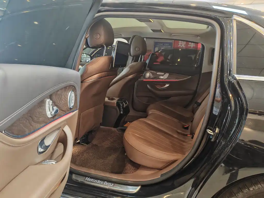 Mercedes-Benz E-Class — миниатюра 14