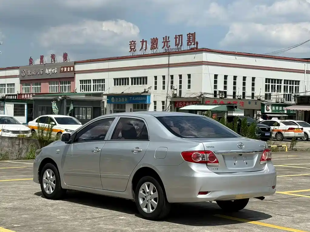 Toyota Corolla — миниатюра 6