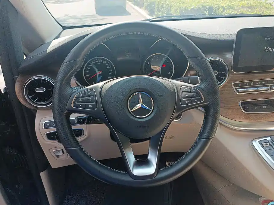 Mercedes-Benz V-Class — миниатюра 15