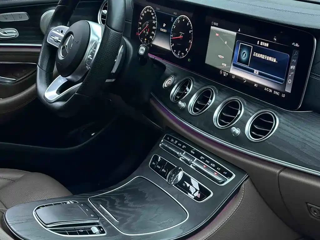 Mercedes-Benz E-Class — миниатюра 5