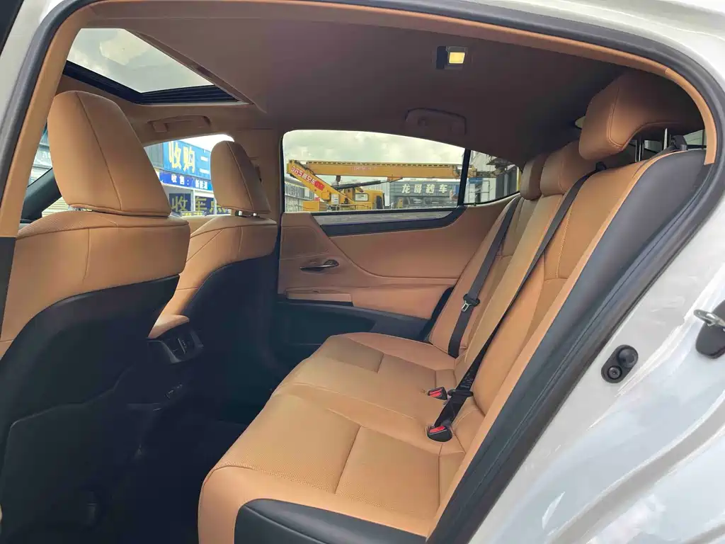 Lexus ES — миниатюра 5