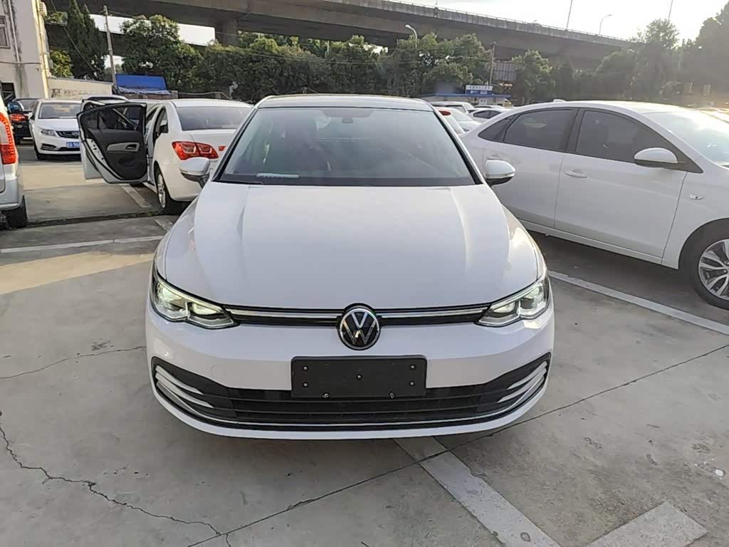 Volkswagen Golf 1.4 л 2021 г. Белый, пробег 48000 км