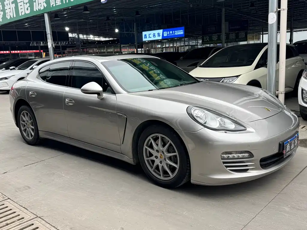 Porsche Panamera 2010 Panamera 4 3.6L