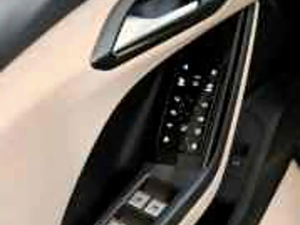 Audi AudiQ6L e-tron — миниатюра 6