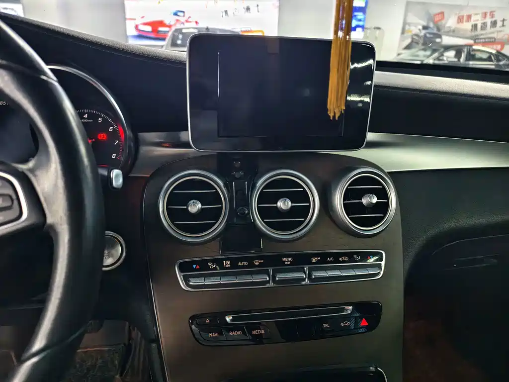 Mercedes-Benz GLC — миниатюра 11