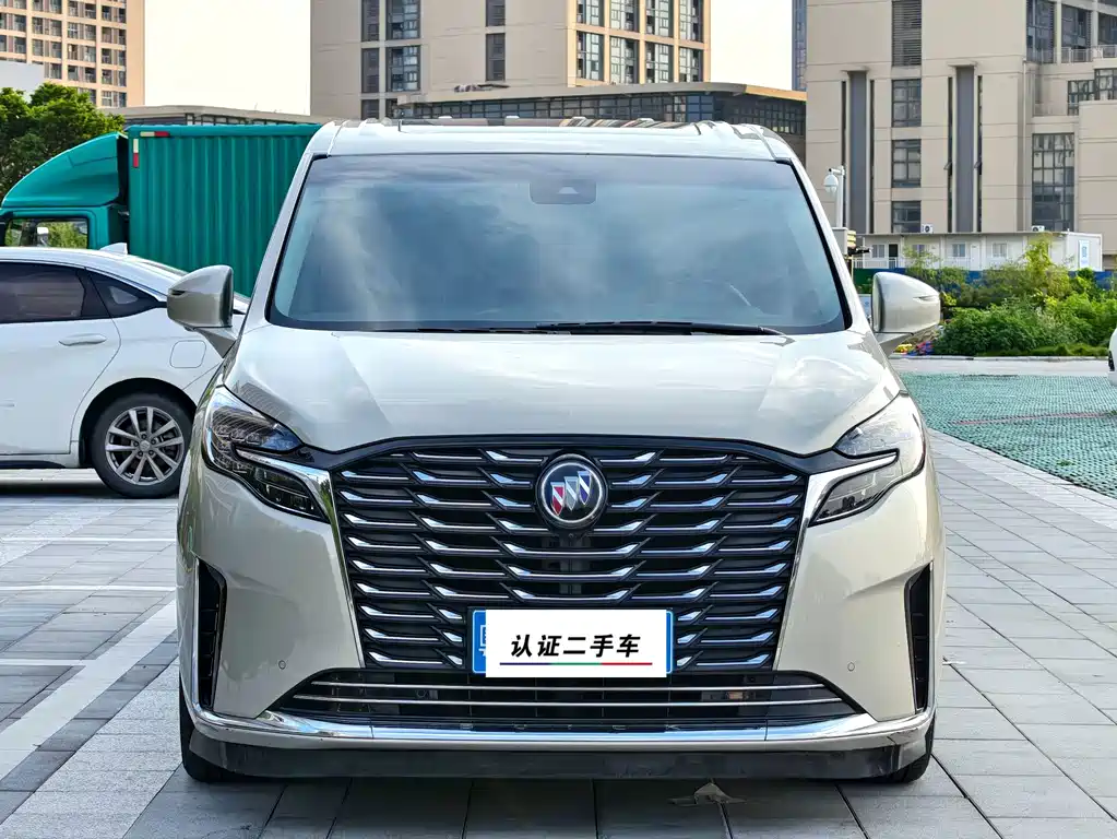 Buick GL8 — миниатюра 2