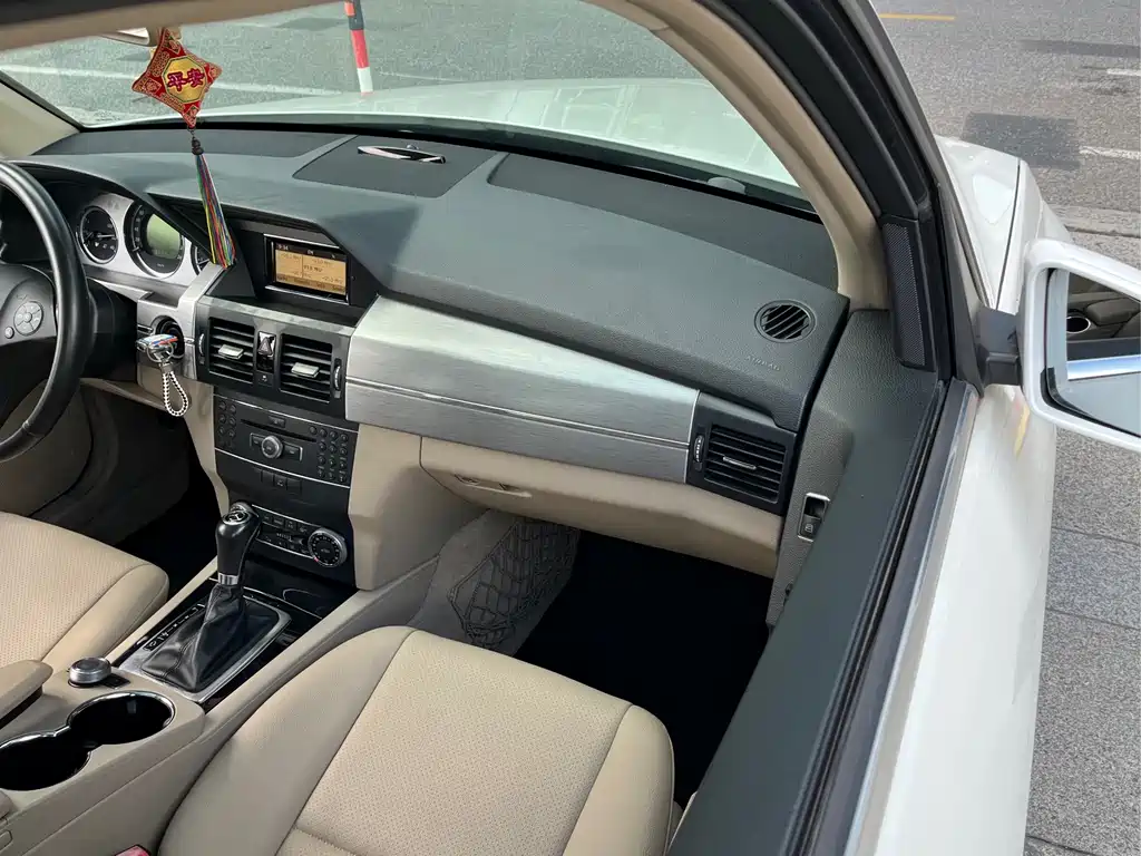 Mercedes-Benz GLK-Class (Import) — миниатюра 18