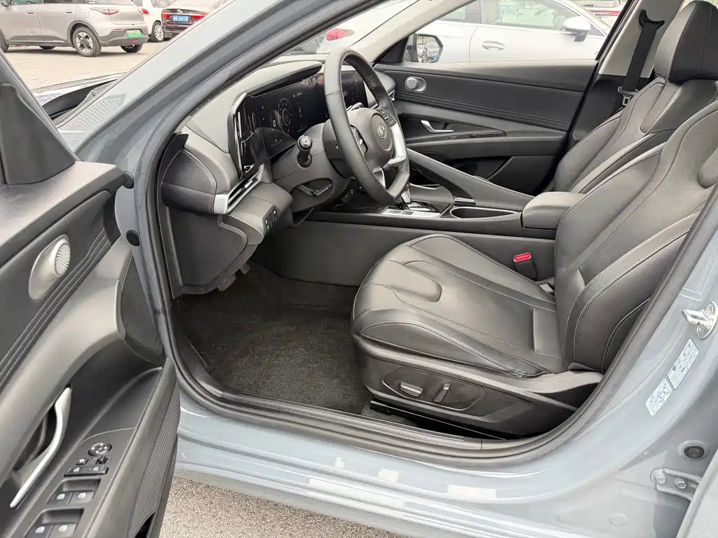 Hyundai Elantra — миниатюра 15