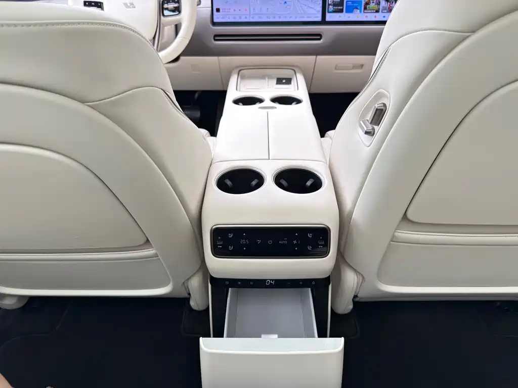 Li Auto Идеальный I8 — миниатюра 24