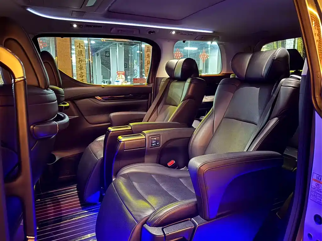 Toyota Vellfire — миниатюра 4