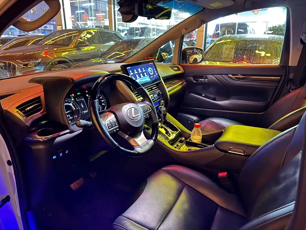 Toyota Vellfire — миниатюра 3