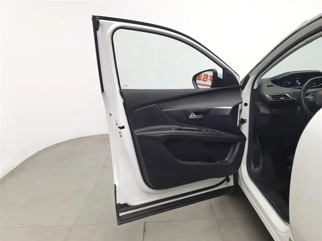 Peugeot 5008 2017 380THP 7 мест Elite