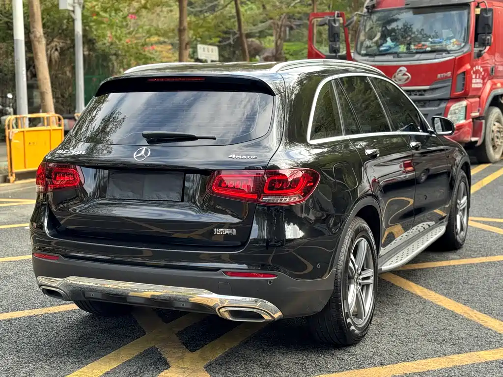 MERCEDES-BENZ GLC