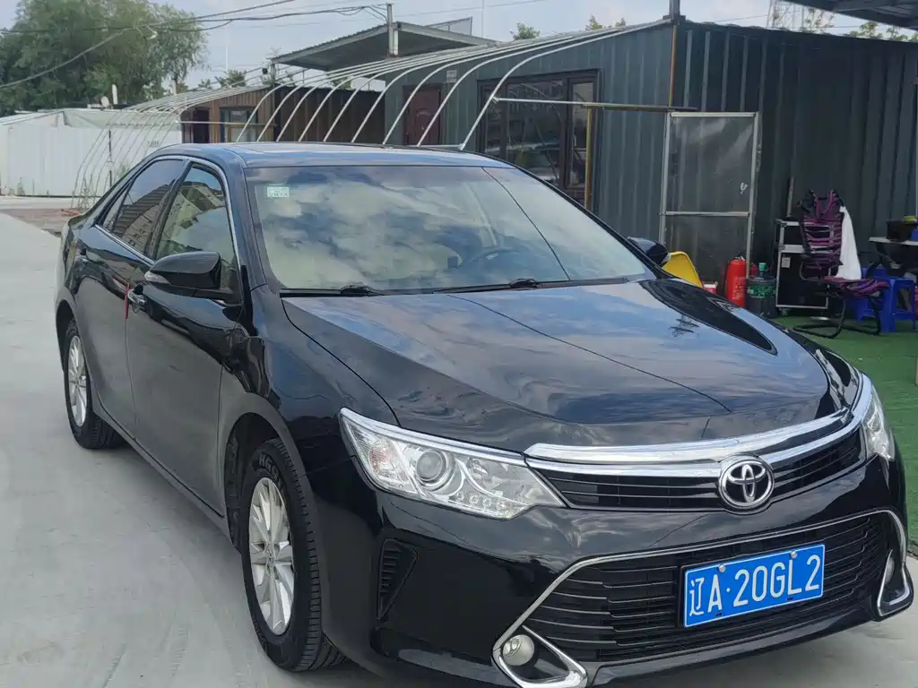 TOYOTA CAMRY