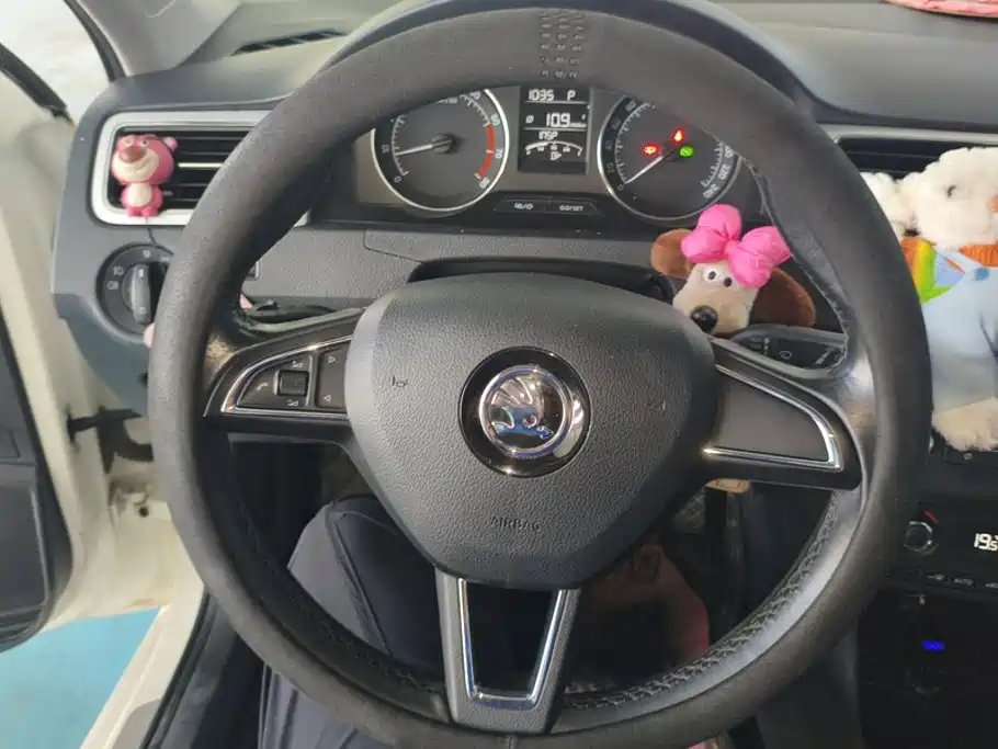 Skoda Rapid Spaceback — миниатюра 15