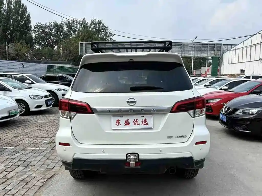 Nissan Terra — миниатюра 5