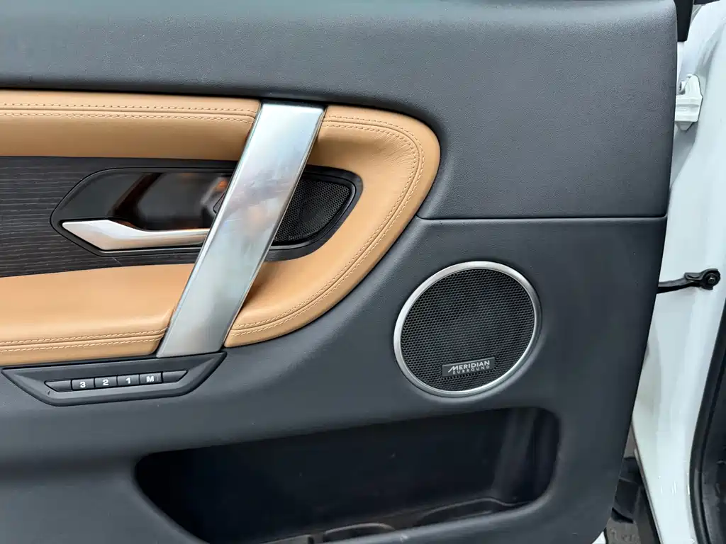 Land Rover Discovery Sport — миниатюра 12